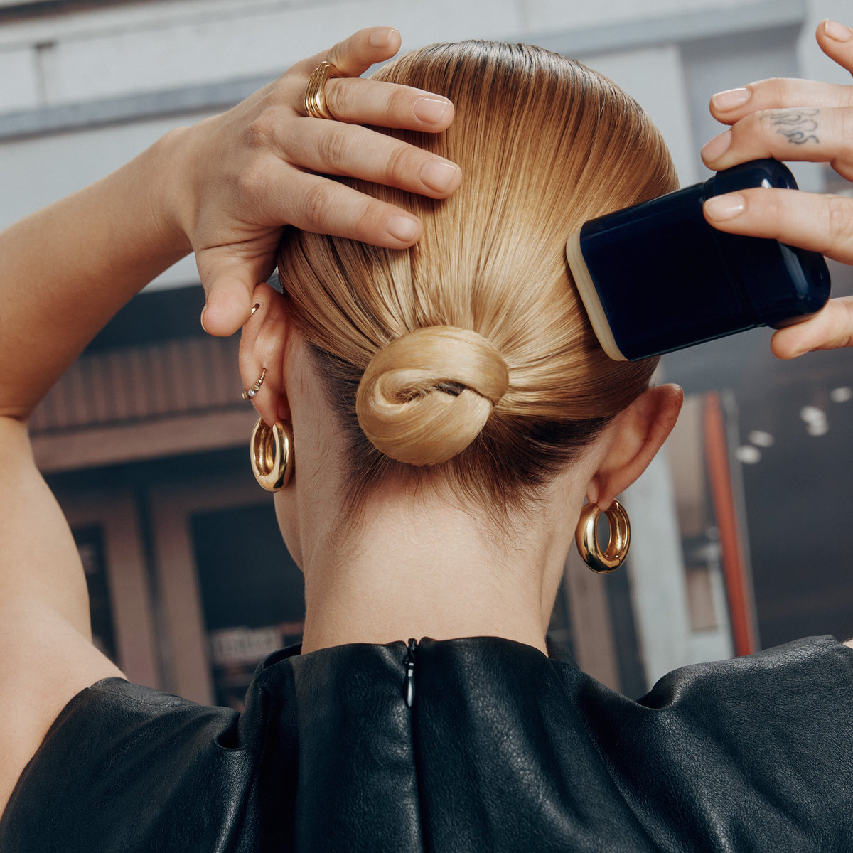 Oribe Supershine Smoothing Wax Stick