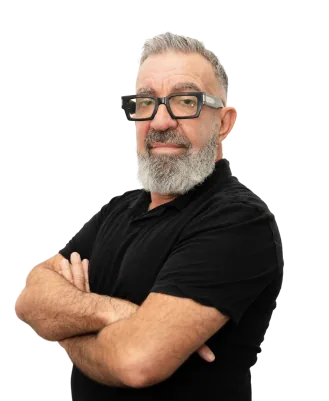 Joseph Herrera, Hair Stylist at Avant-Garde Salon & Spa in Coral Gables